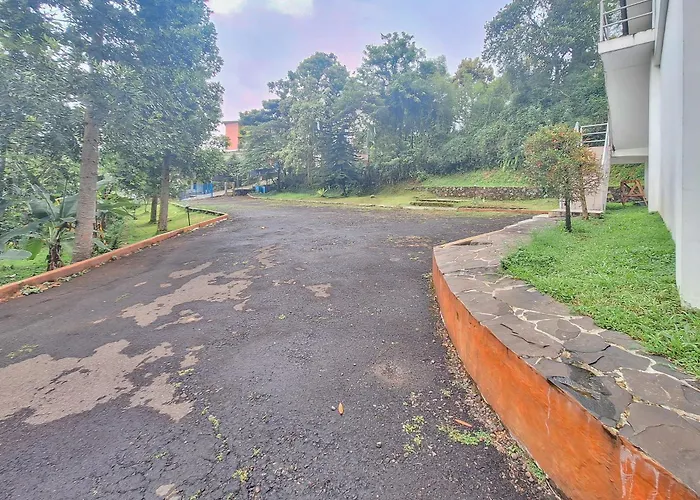 Urbanview Hotel Tridaya Cisarua Puncak